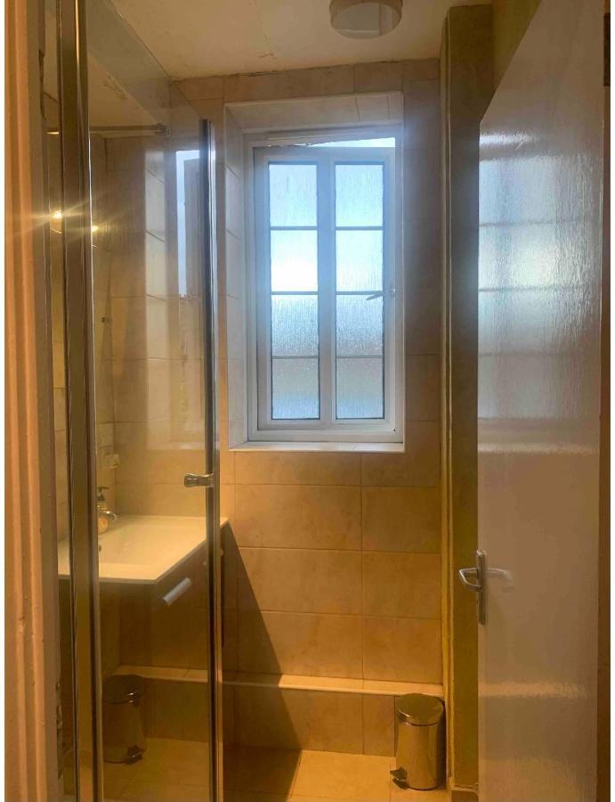Apartment Lovely One Bedroom London